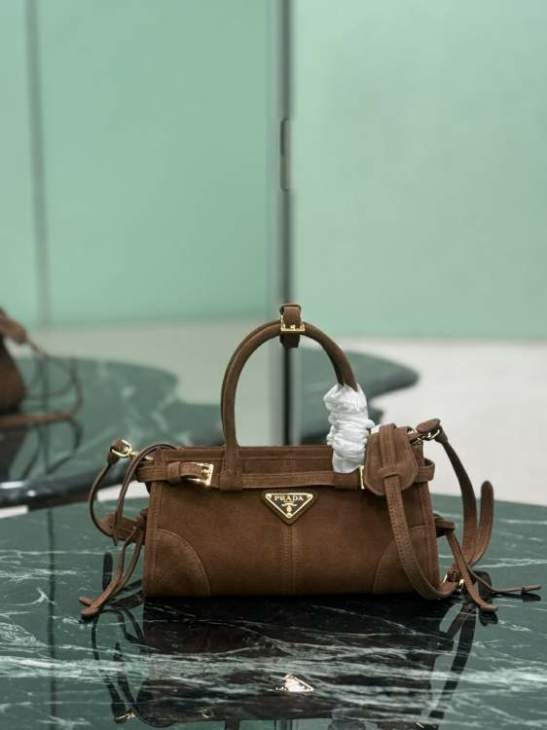 Picture of Prada Handbags _SKUfw229392775fw